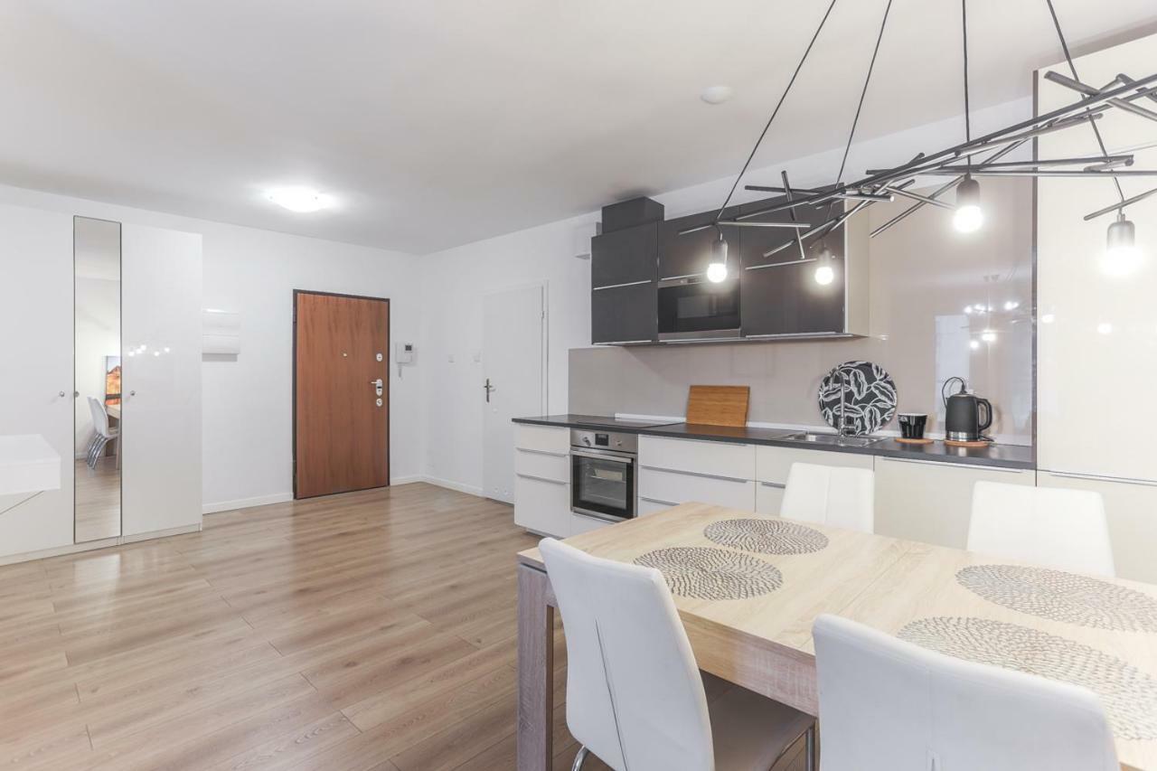Apartmate Spacious Apartment With Balcony Oldtown For 6 People Gdansk Bagian luar foto